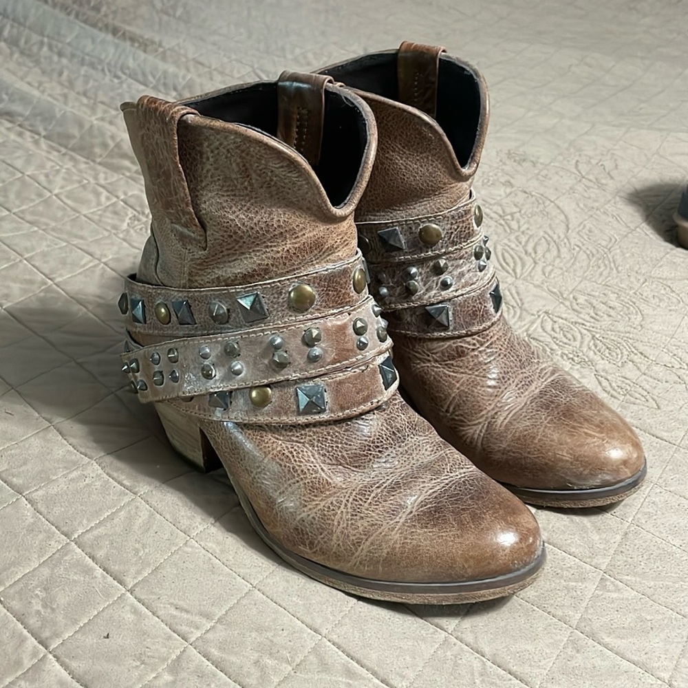 Circle G booties.
